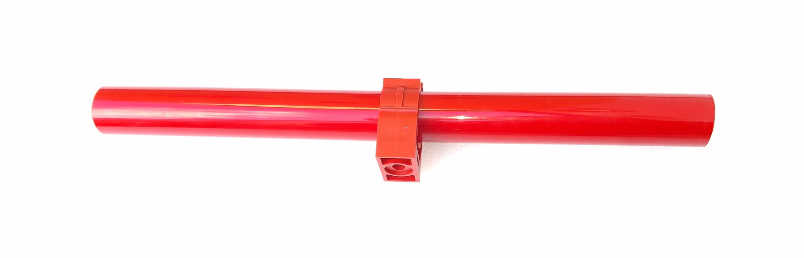 Anwendungsbeispiel von der ABS Rohrschelle 25mm rot PIP-009